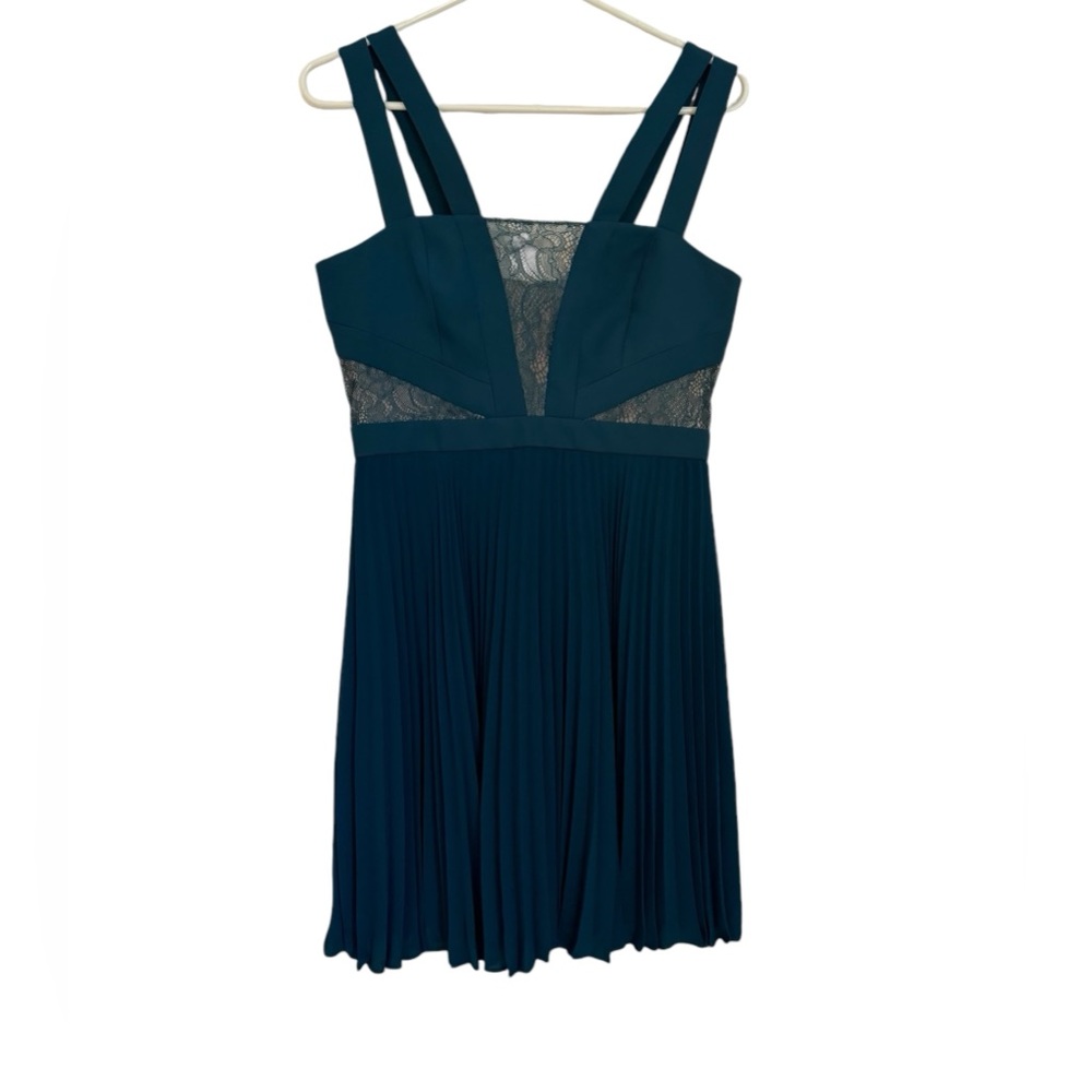 Women’s BCBG MaxAzria Teal Green Dress with Pleated Skirt. Size 6